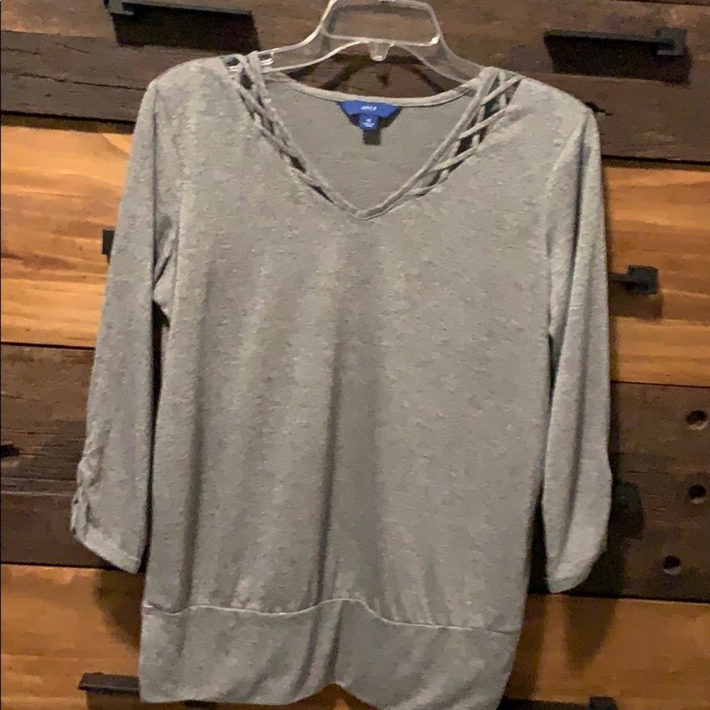 APT 9 light sweater